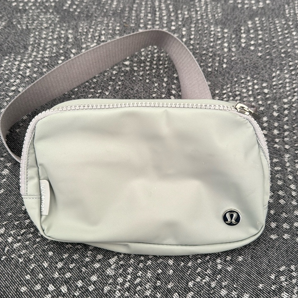 lululemon Everywhere Belt Bag 1L
